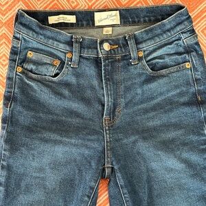 Universal Thread Dark Blue Slim Jeans